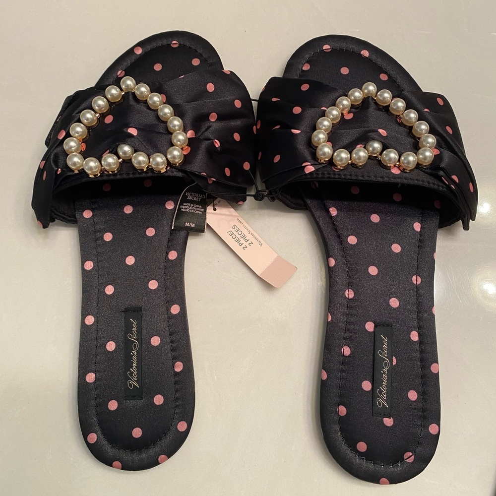 Victoria's Secret Heart slippers size medium and tote - Picture 5 of 10